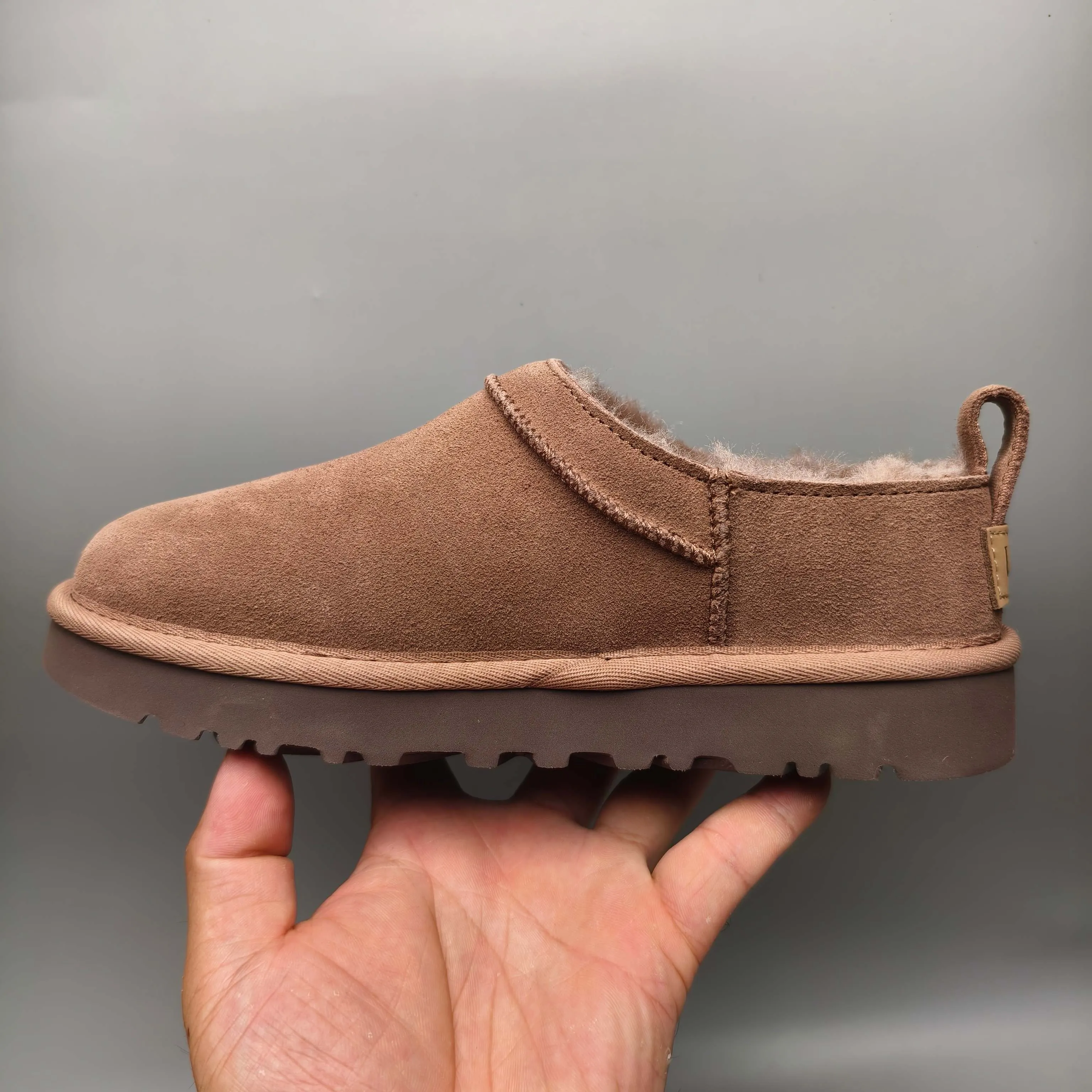 💰420 UGG sheepskin all-in-one snow boots 3891 one-legged classic women's shoes. Color: maroon, black, sand, twilight pink, chocolate. Matching sizes: 35-41